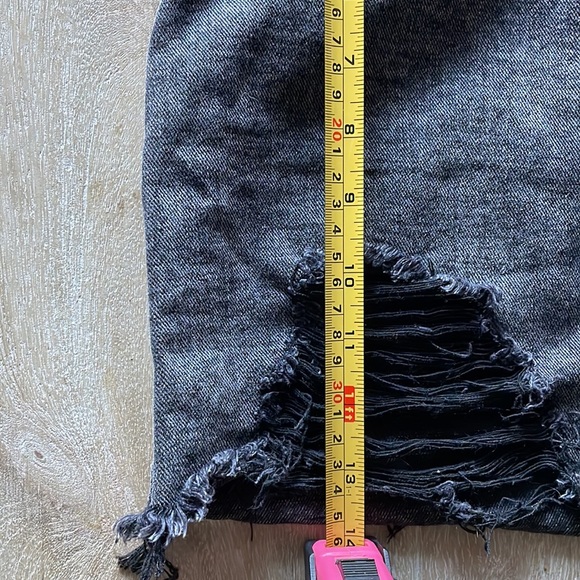 Distressed black denim skirt - Picture 6 of 9